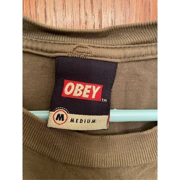 Obey T-Shirt (SZ M) - Picture 3 of 5